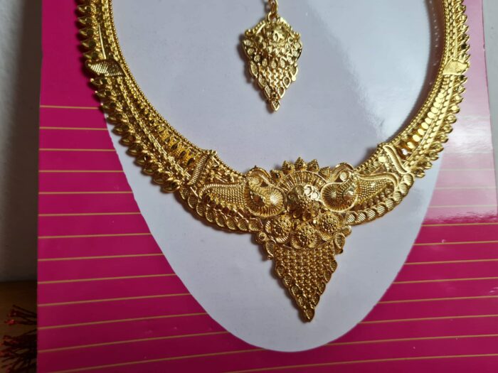 Conjunto completo de semi joia clássica indiana dourado