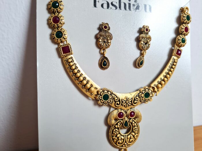 Conjunto de semi joia clássica indiana dourado com pedras colar e brincos