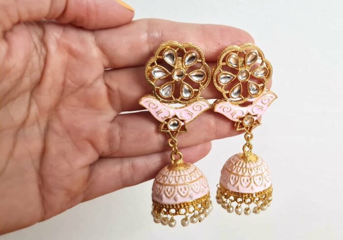 Brinco indiano Jhumka rosa com guizos