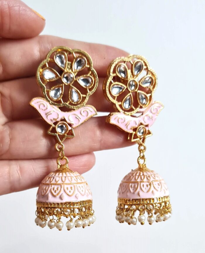 Brinco indiano Jhumka rosa com guizos