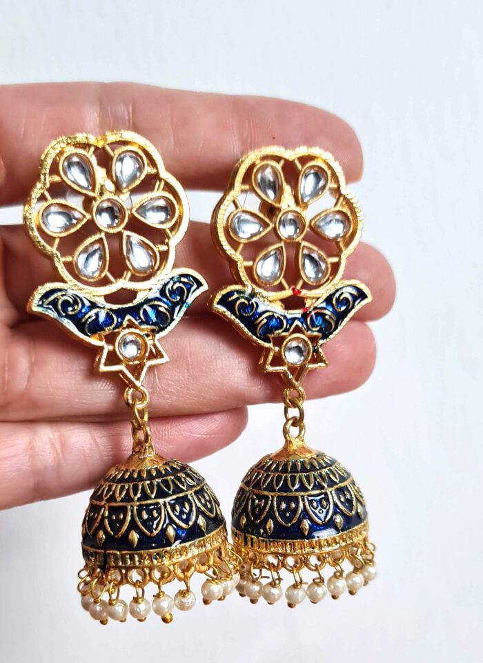 Brinco indiano Jhumka cor azul médio com pedrarias e guizos