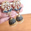 Brinco indiano Jhumka cor azul médio com pedrarias e guizos