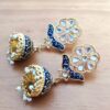 Brinco indiano Jhumka cor azul médio com pedrarias e guizos