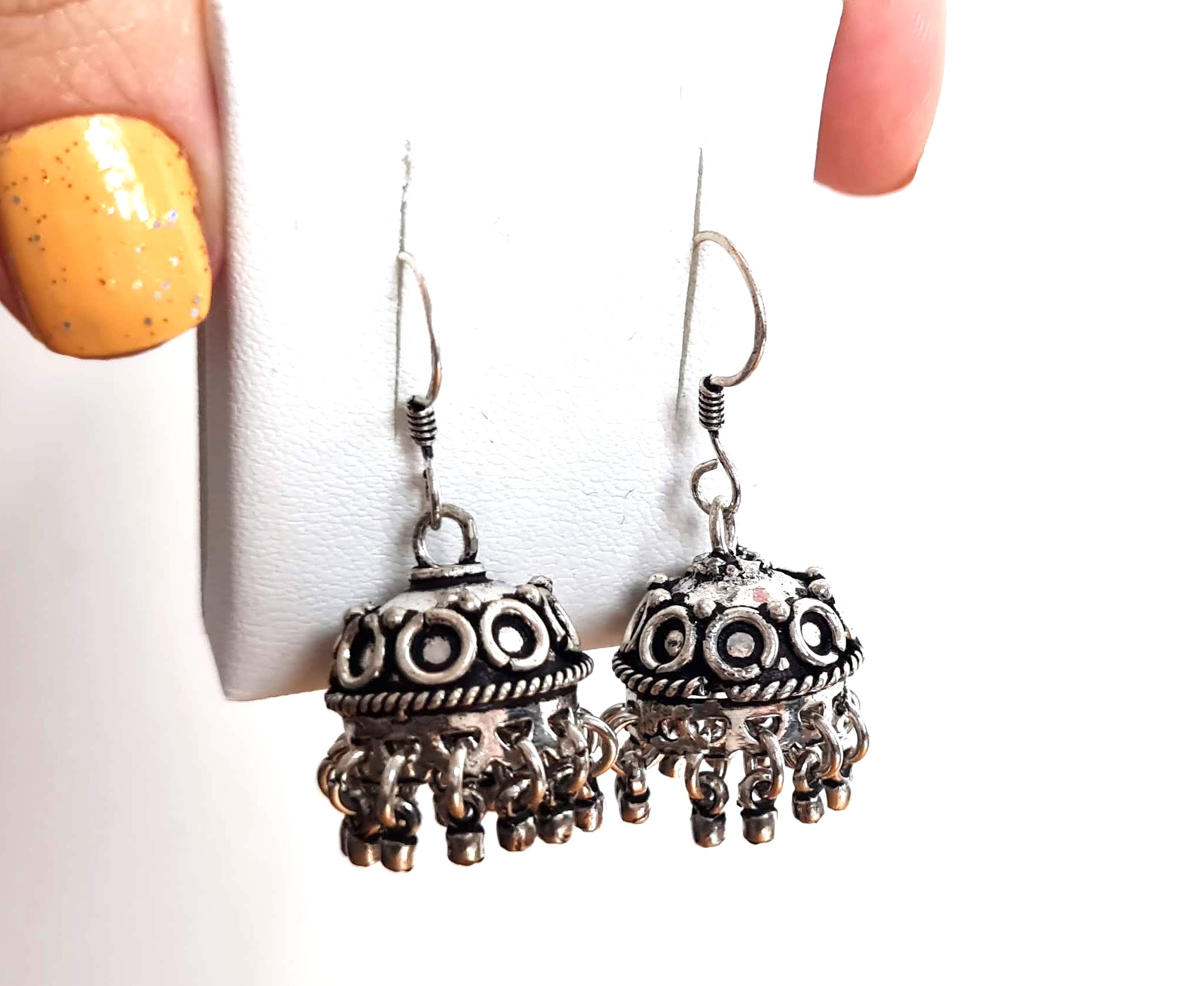 20240103_124637 Brinco indiano design Jhumka circle prateado com guizos