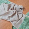 Pashimina indiana de cashmere lisa com faixas estampadas bege e verde