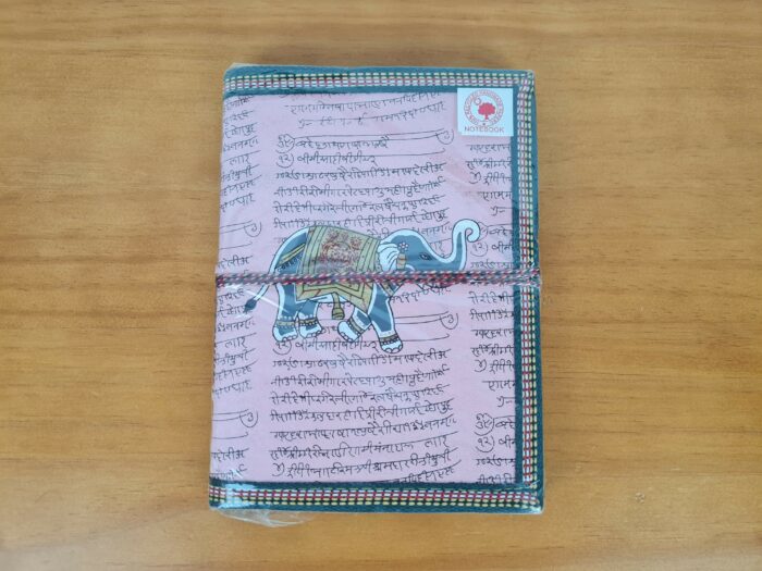 Caderno indiano artesanal estampa de elefante rosa claro 20x15cm