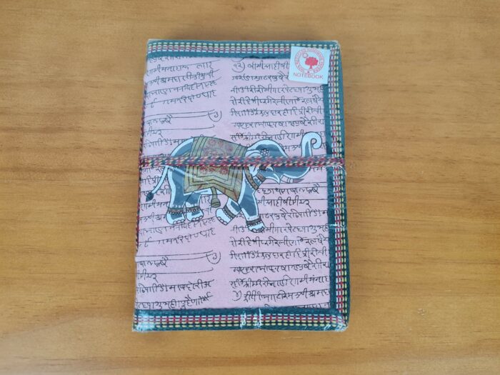 Caderno indiano artesanal estampa de elefante rosa claro 18x13cm