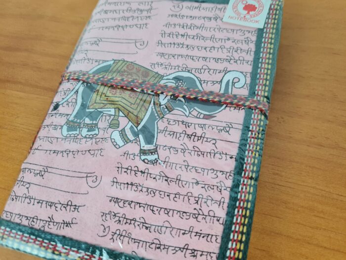 Caderno indiano artesanal estampa de elefante rosa claro 18x13cm