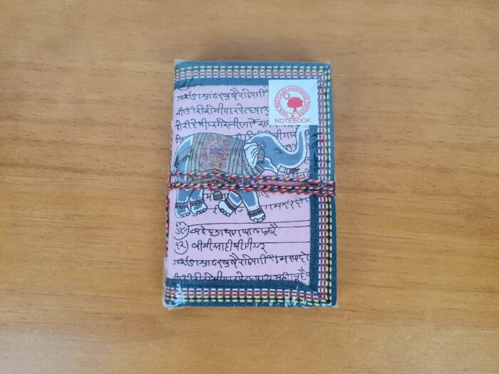 Caderno indiano artesanal estampa de elefante rosa claro 13x18cm