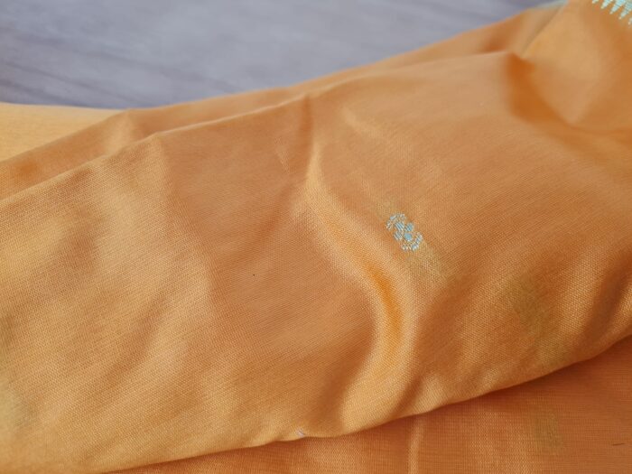 Sari indiano algodão com viscose liso laranja com barra de Jacquard dourado