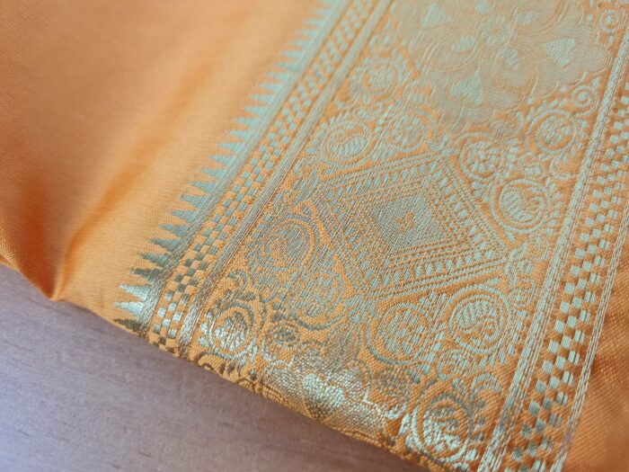 Sari indiano algodão com viscose liso laranja com barra de Jacquard dourado