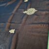 Sari indiano de crepe de seda preto e dourado bordado