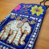 Bolsinha multiuso ou Porta celular bordado de elefante azul e color
