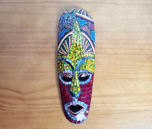 Máscara Tribal em Madeira feito a mão colorida 30cm