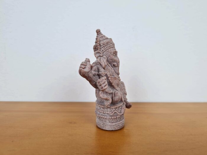 Estátua de Ganesha de pedra cor rosé 8cm