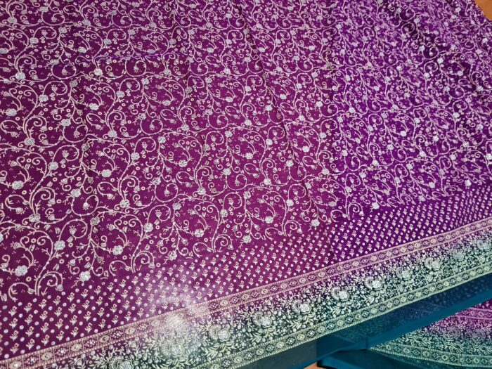 Sari indiano com estampa de arabescos Tie Dye fucsia e verde