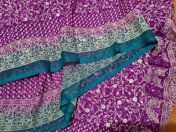 Sari indiano com estampa de arabescos Tie Dye fucsia e verde