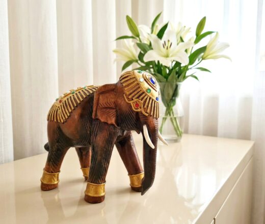 Elefante indiano grande de madeira com pintura à mão 17cm