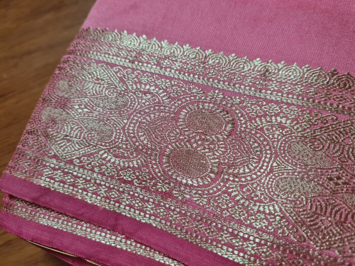 Sari indiano algodão com viscose liso rosa com barra de Jacquard dourado
