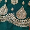 Sari indiano de crepe de seda verde e dourado bordado
