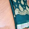Sari indiano de crepe de seda verde e dourado bordado