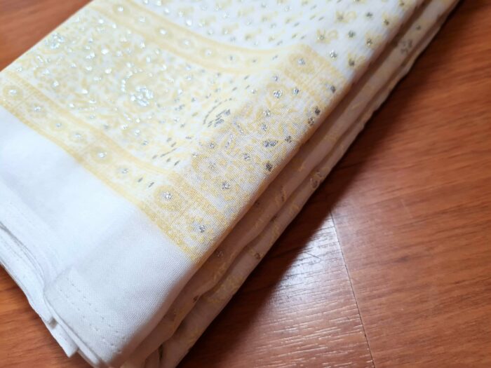 Sari indiano com estampa de arabescos Tie Dye creme e amarelo