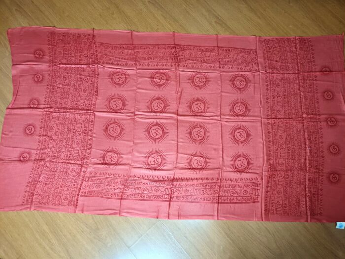 Chadar indiano (manto de oração) de OM e mantras vermelho