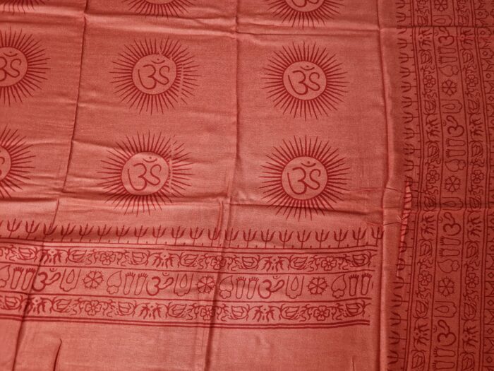 Chadar indiano (manto de oração) de OM e mantras vermelho