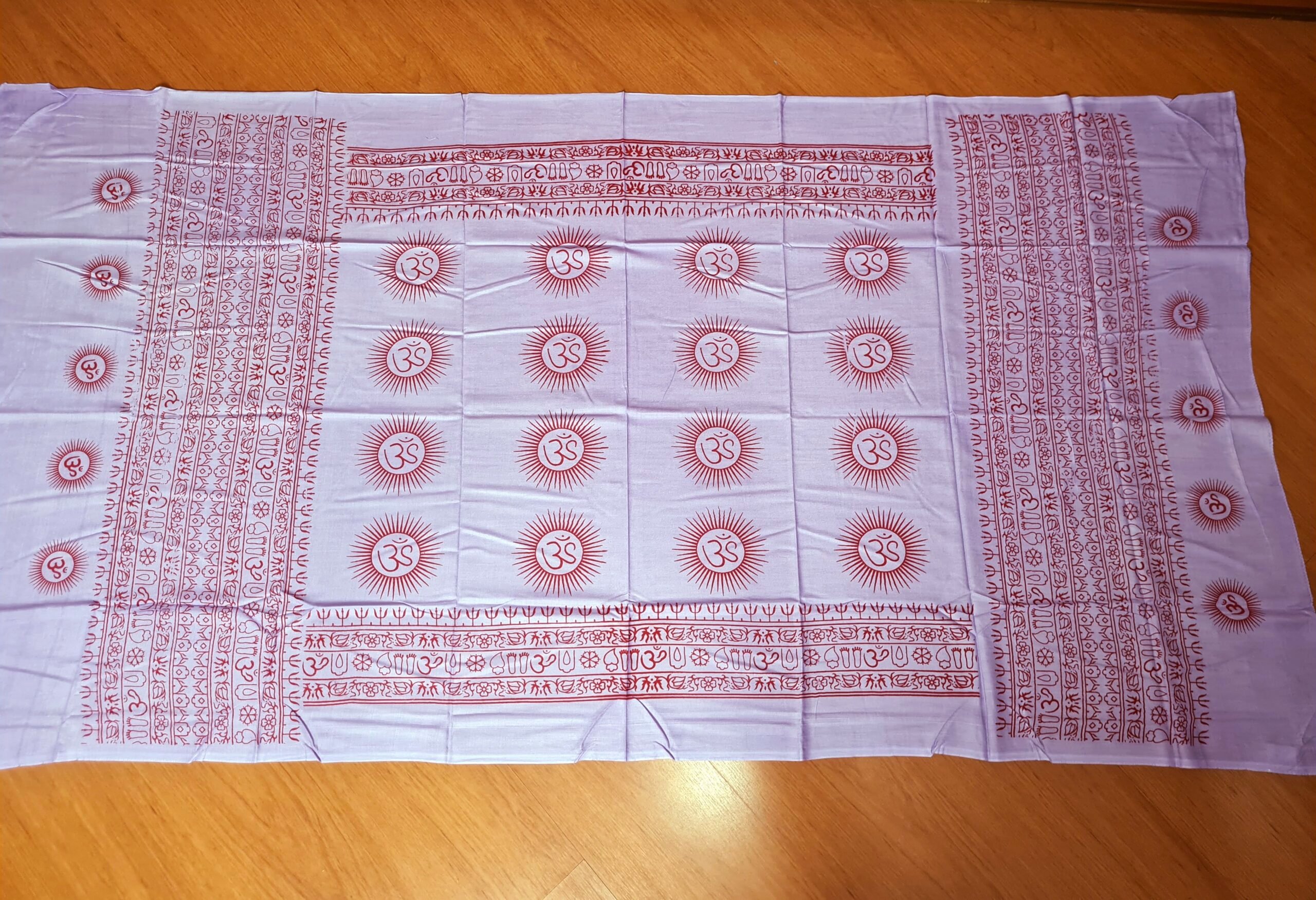 Chadar indiano (manto de oração) de OM e mantras lilás