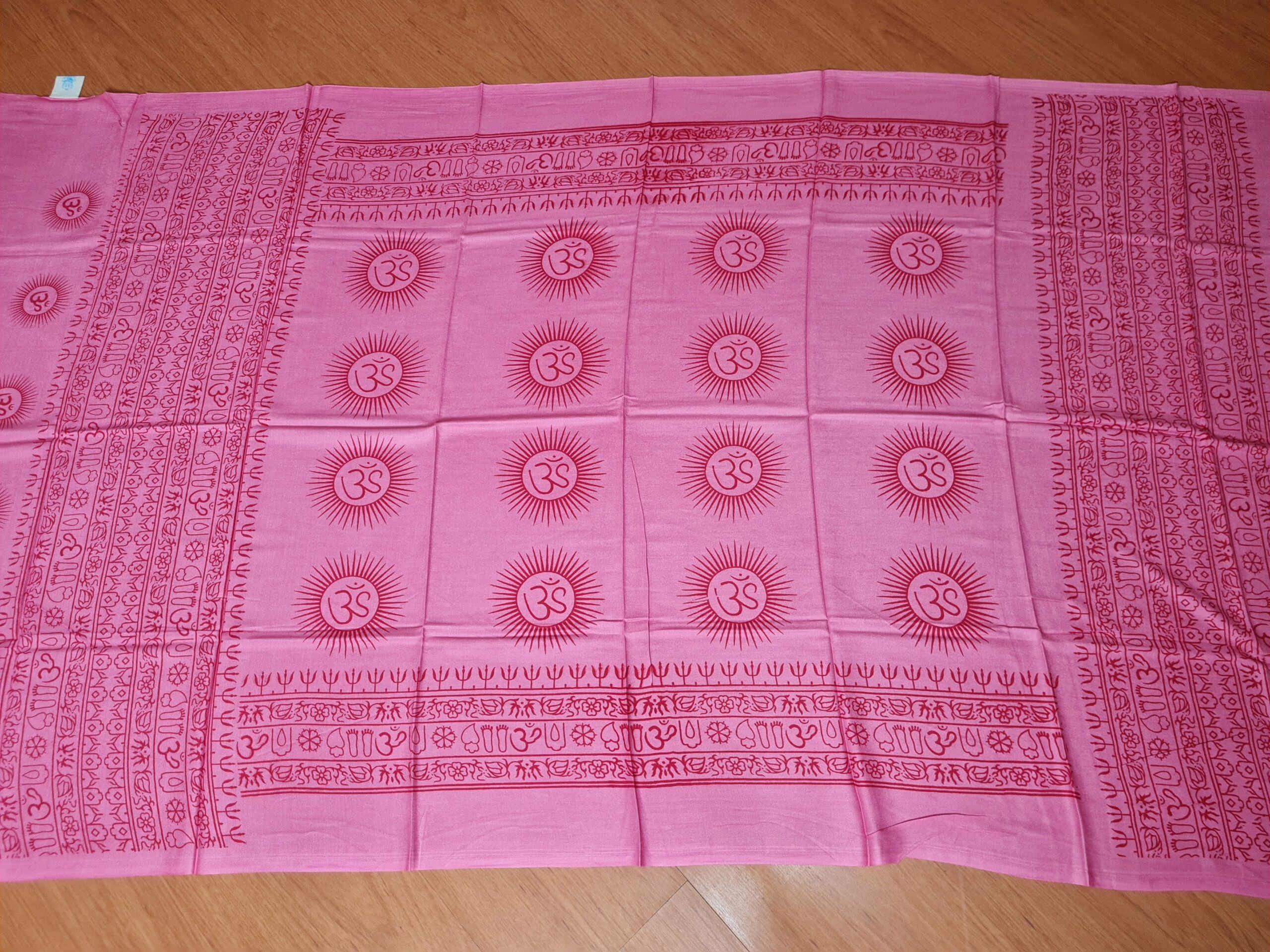 Chadar indiano (manto de oração) de OM e mantras rosa