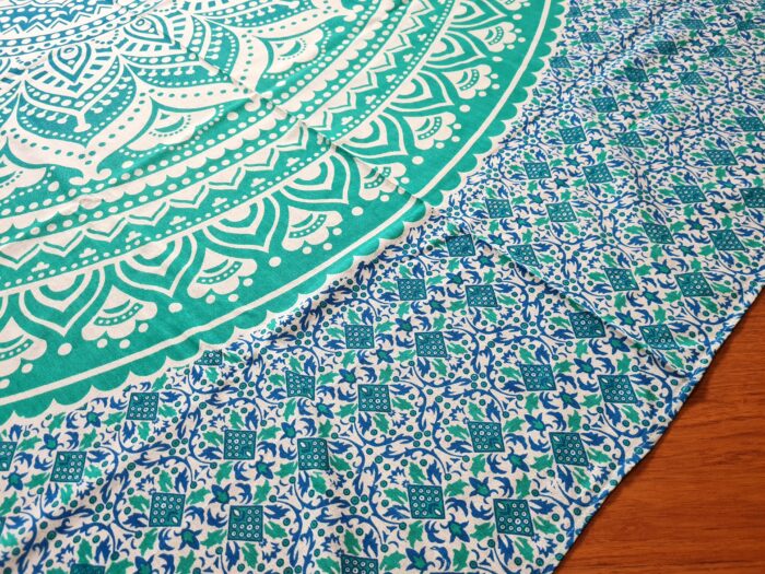 Colcha indiana ou painel decorativo de mandala azul e verde (2,40m x 2,10m)