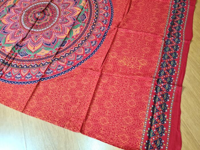 Canga indiana de viscose estampa de mandala vermelho e coloridos 2m