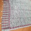Echarpe indiana estampa paisley de viscose rosa com creme e verde