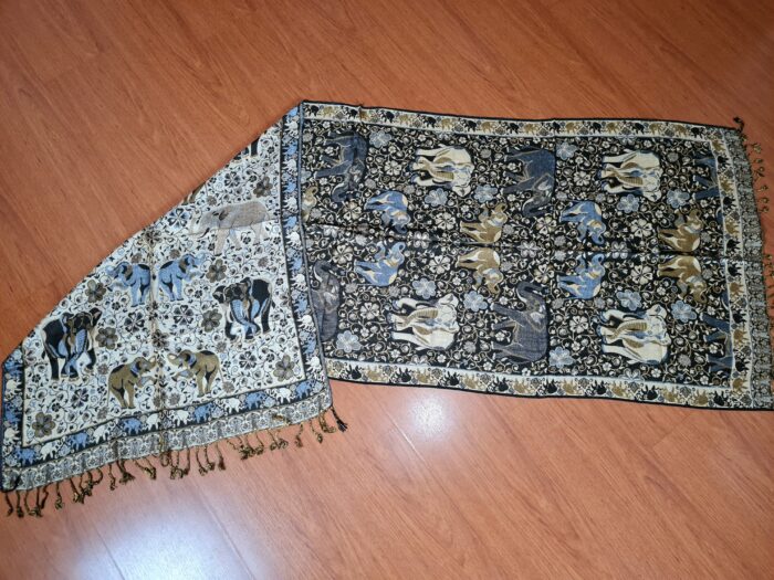 Lenço indiano dupla face clássico estampa de elefantes marrom e creme