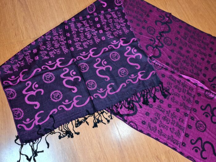 Echarpe indiana algodão com viscose estampa de OM e mantras rosa cereja