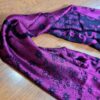 Echarpe indiana algodão com viscose estampa de OM e mantras rosa cereja