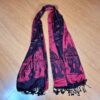 Echarpe indiana dupla face estampa de Krishna e Radha vermelho e preto