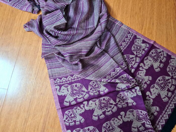 Pashimina indiana estampa de elefantes roxo e bege