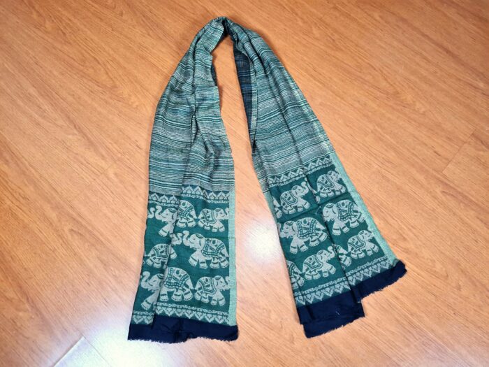 Pashimina indiana estampa de elefantes verde e bege