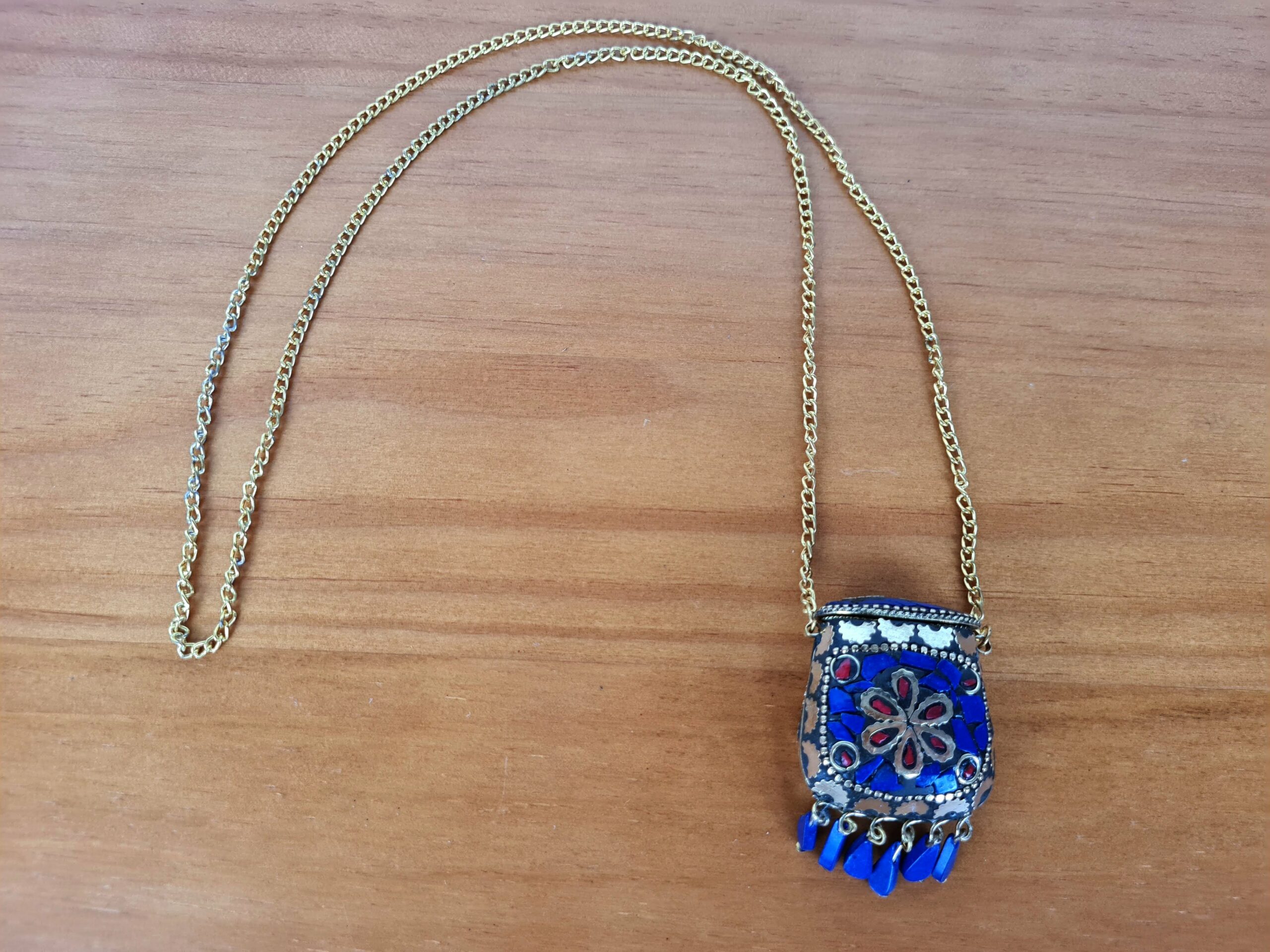 Colar bolsinha indiano longo de pedras naturais Lapis Lazuli