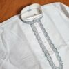 Conjunto completo de vestuário para noivo em casamentos indianos branco com bordado