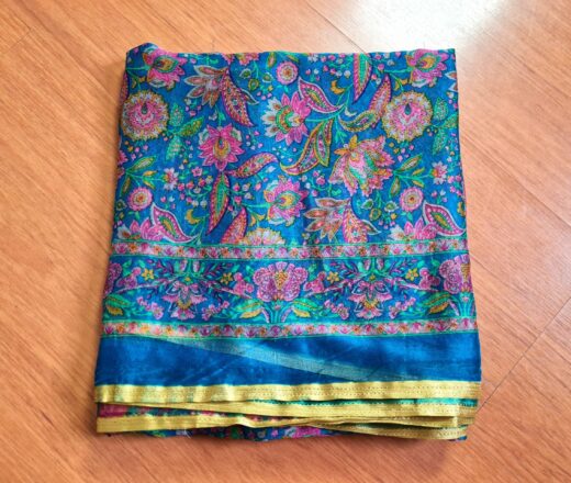 Sari indiano de seda com estampa floral azul e rosa