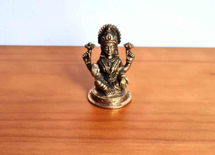 Lakshmi estatueta indiana de metal brass 7cm