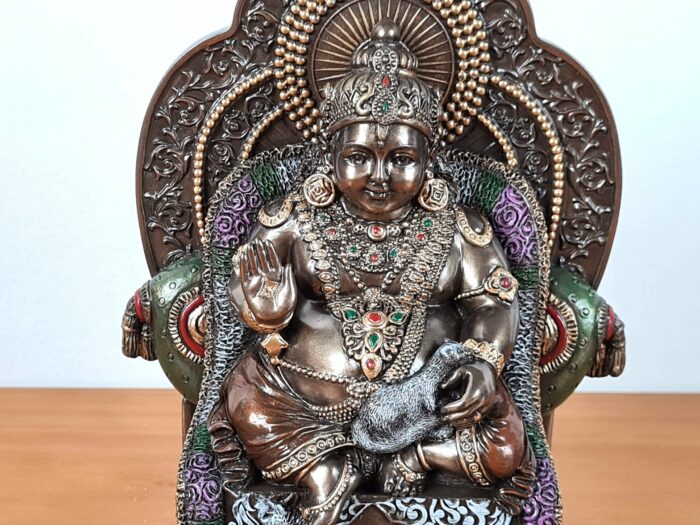 Estátua de Lord Kubera da Veronese Design guardião das riquezas 18cm