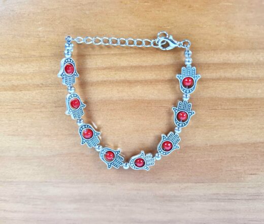 pulseira Hamsa prateada e vermelha