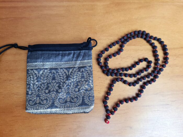 Japamala raro de Black Rudrakshas 108 contas com sementes de 6mm