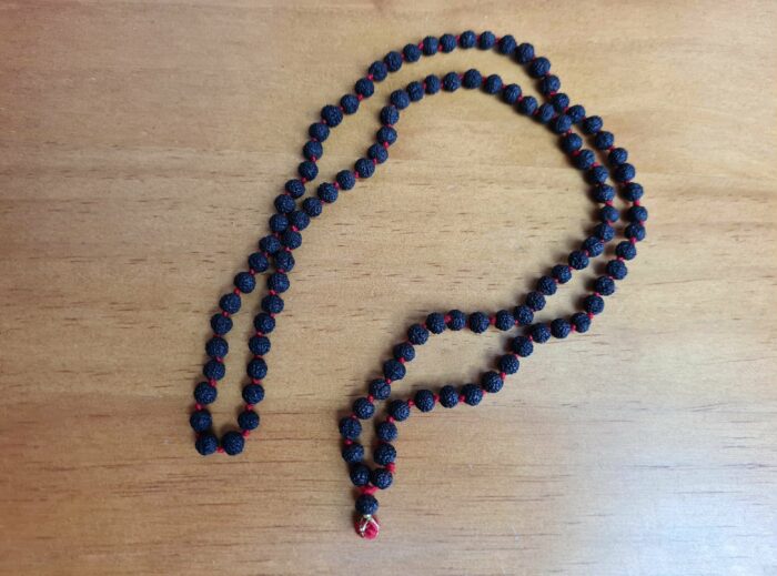 Japamala raro de Black Rudrakshas 108 contas com sementes de 6mm