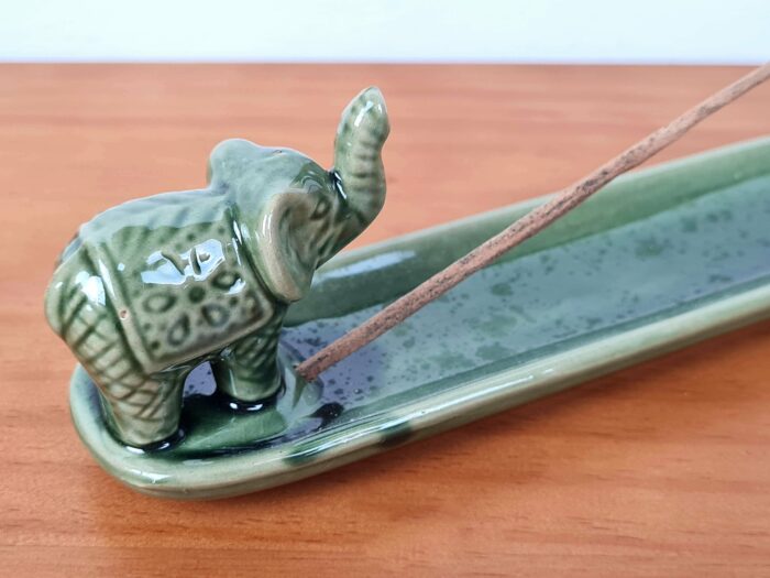 Incensário cabeça de elefante régua em porcelana verde