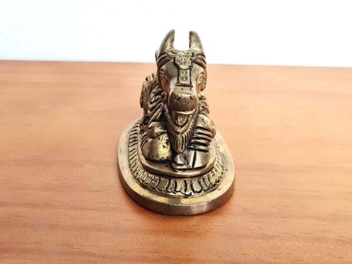 Estátua de Nandi touro sagrado (vahana) e fiel companheiro do Deus Shiva