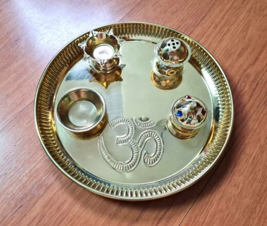 Pooja Thali prato para Puja OM com 4 peças fixas 20cm